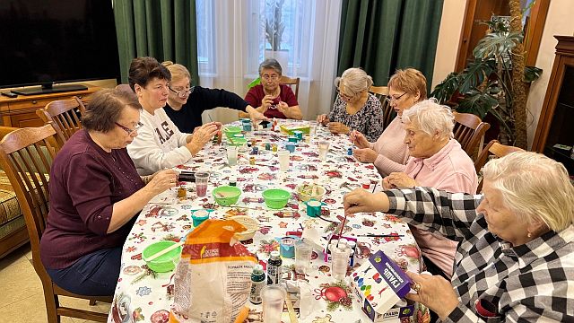 03.02.24г. Для отдыхающих нашего пансионата культорганизатор Лебедева М.И. провела мастер-класс по изготовлению «Гипсовых барельефов». 