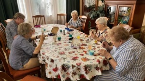 08.06.24г. Для отдыхающих нашего пансионата культорганизатор Лебедева М.И. провела мастер-класс по изготовлению «Гипсовых барельефов». 